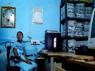 Brunette کے sexpot چوسنے کی عادت سکی ترکی ہے ، لالیپاپ ہو رہی ہے جبکہ اس بلی چاٹ لیا تھا باہر