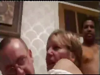 سرخ بالوں والی فیلم سیکسی ترکی Mindi مانک ہے کھانے کی ایک تازہ کٹا ہوا کا ایک سینگ brunette کے