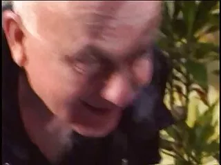 ہلکا سرخ بالوں والی کے پیچھے میں گاڑی تک وہ پہنچ سگسی ترکی جاتا ہے orgasm